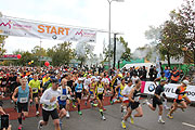 Start des München Marathon 2011, Gruppe A (©Foto: Martin Schmitz)